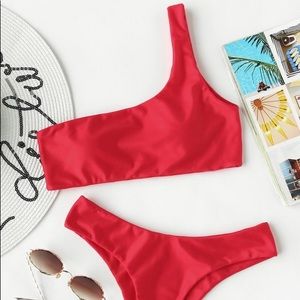 One shoulder bikini top 🤩